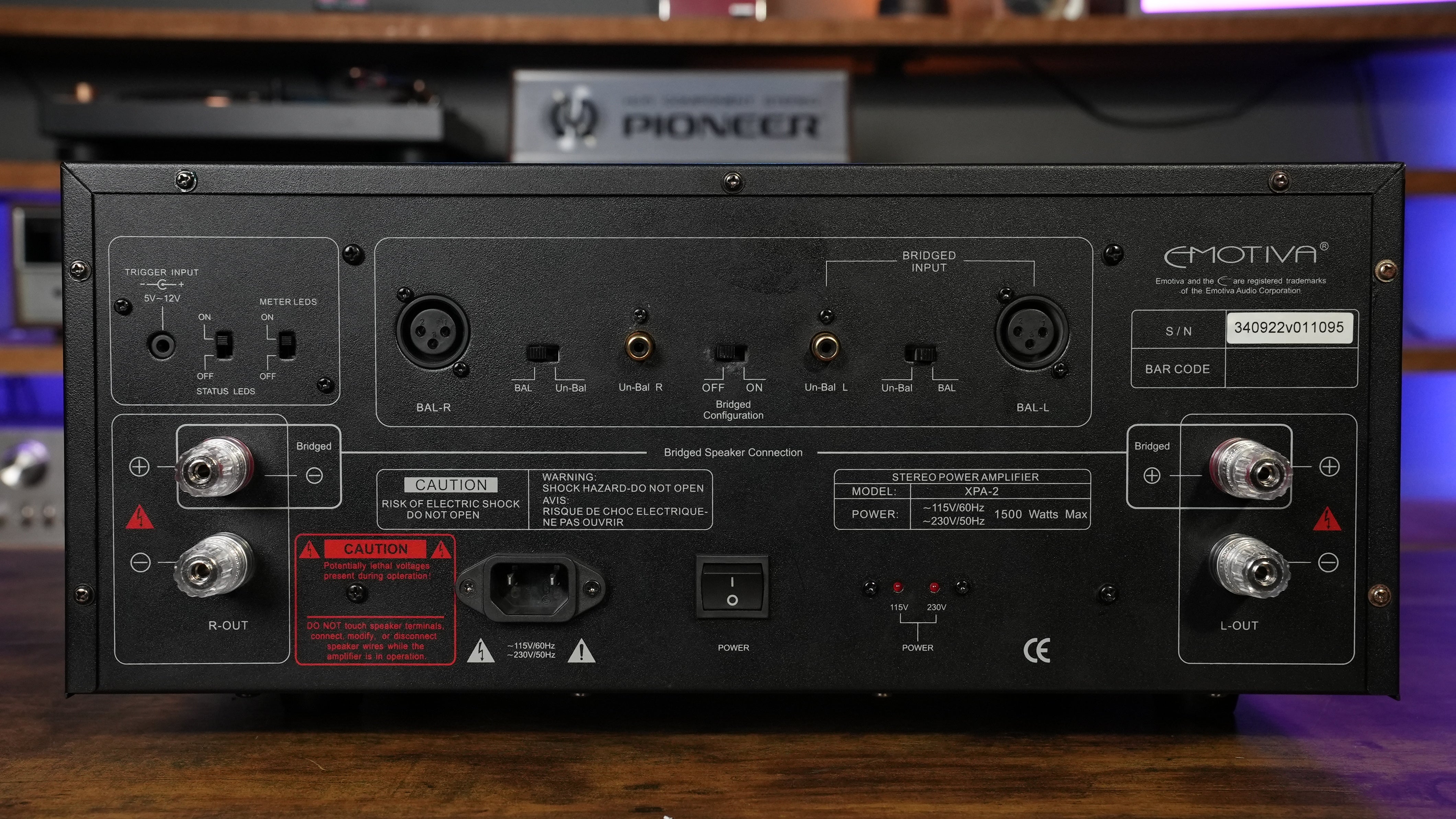 Emotiva XPA-2 Gen 2 Stereo Power Amplifier - Thumbnail 3